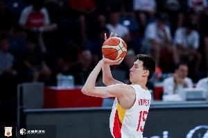 护筐很强！郇斯楠9中3得8分4板 4次封盖最高&amp;两战送出12记火锅