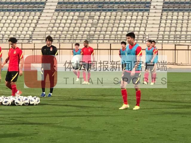 开云app-国足再次重点演练定位球 朱辰杰或无缘中越战